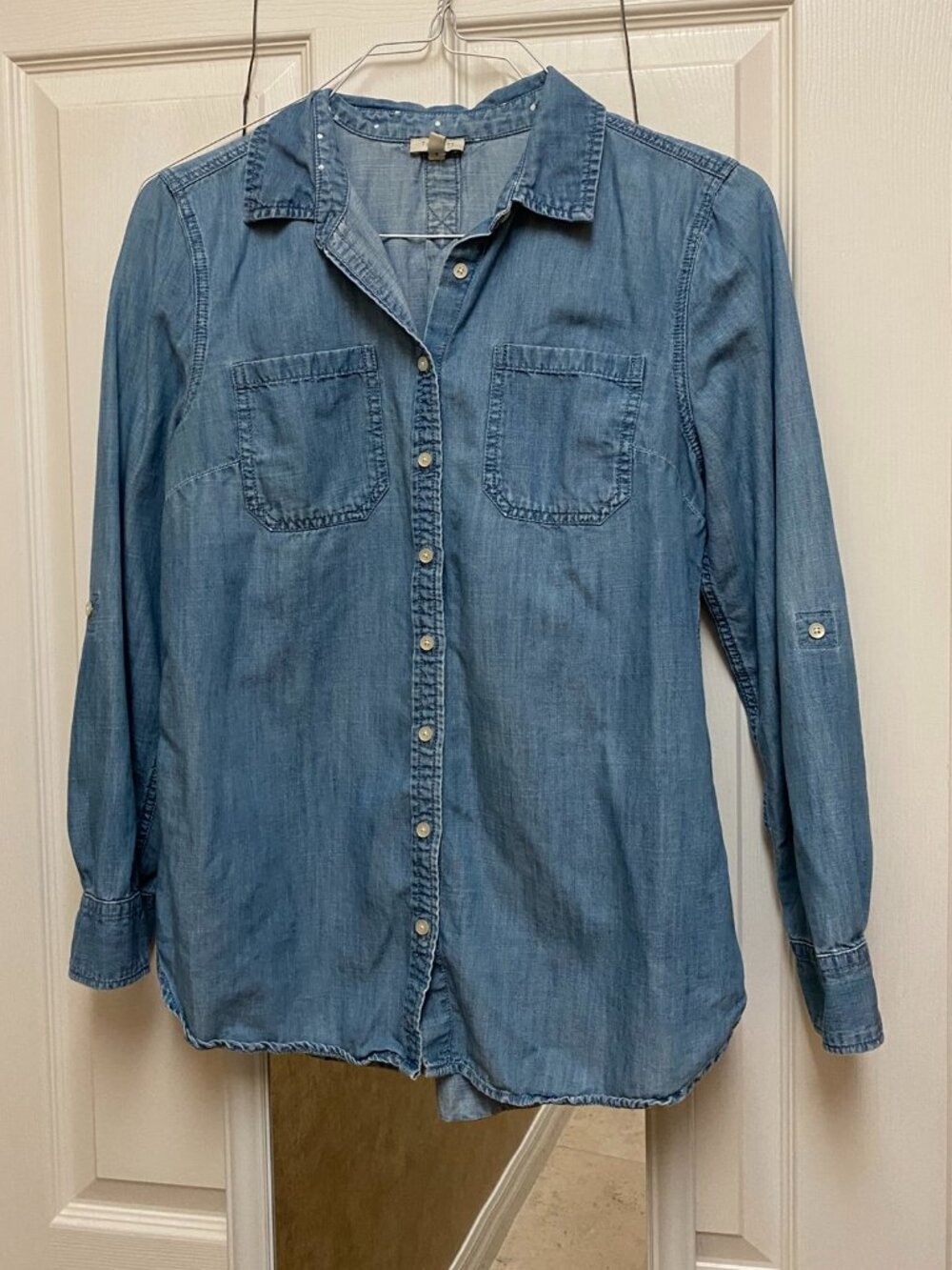 Talbots Women's Blue Chambray Denim Button Up Shirt w/Roll-tab Sleeves Size M